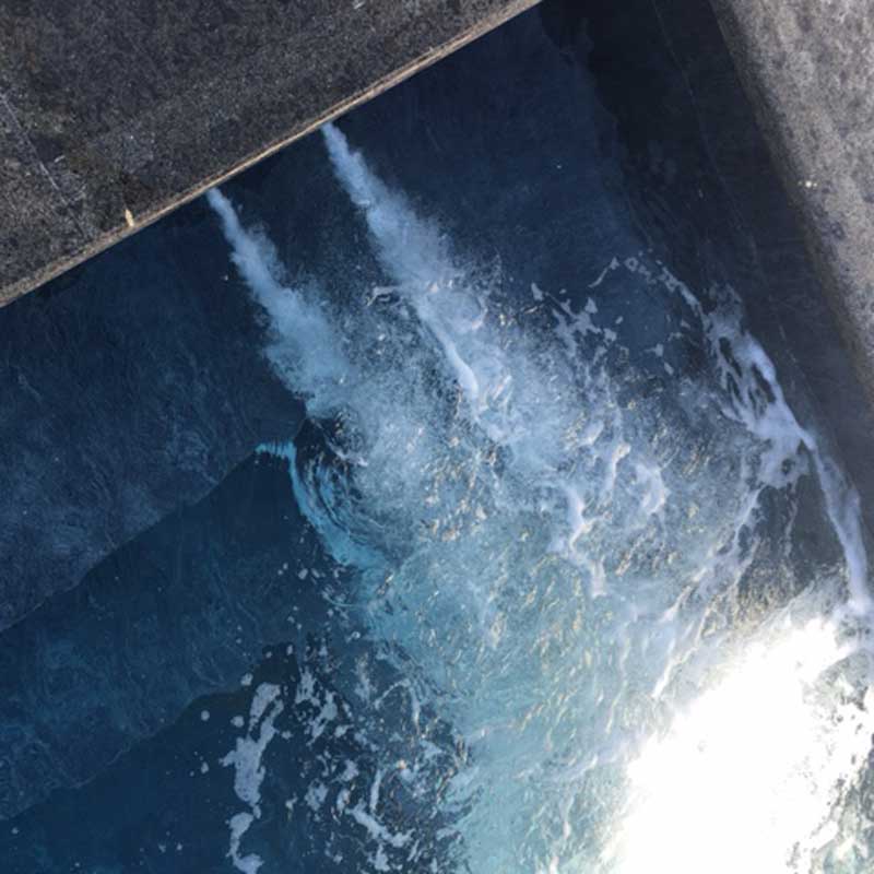 ECODROP: Hydromassage im Swimming-Pool